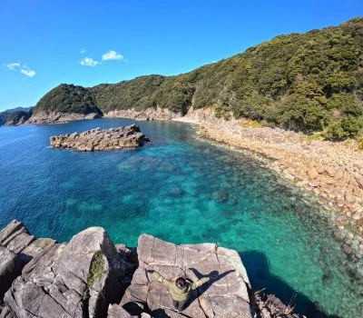 無料壁紙 冬の盛松の海。PCとデスクトップ壁紙に最適な4K高画質の無料壁紙。三重県尾鷲市の盛松で撮影したフリー写真素材