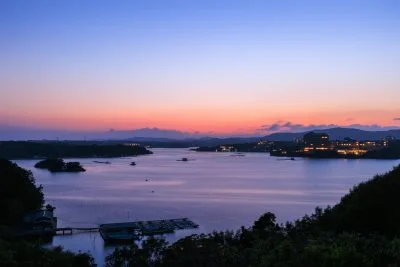 無料壁紙 日が沈みきったあとの光景。PCとデスクトップ壁紙に最適な4K高画質の無料壁紙。三重県志摩市の西山慕情ヶ丘で撮影したフリー写真素材