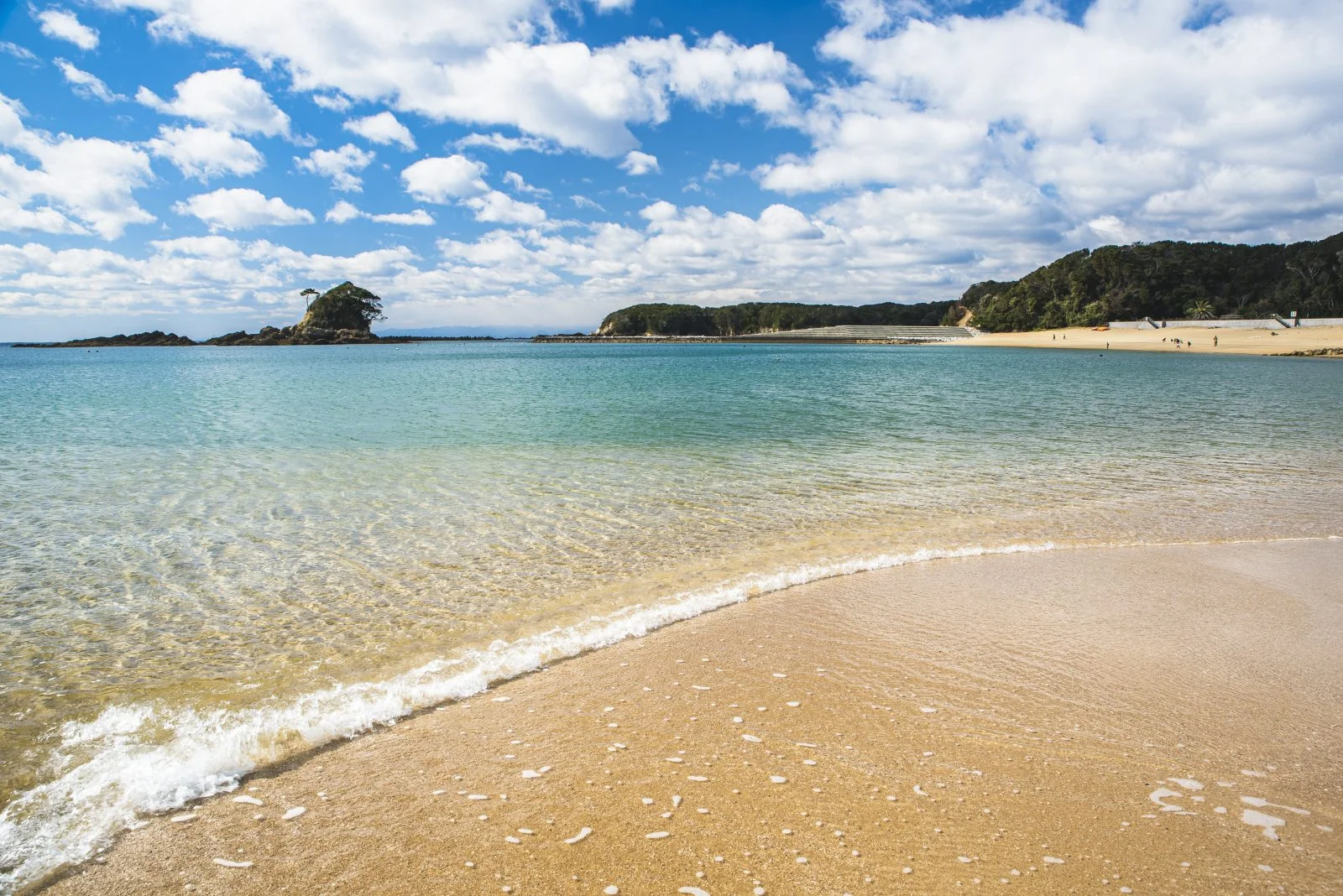 無料壁紙 あづり浜とすずめ島。PCとデスクトップ壁紙に最適な4K高画質の無料壁紙。三重県志摩市のあづり浜で撮影したフリー写真素材