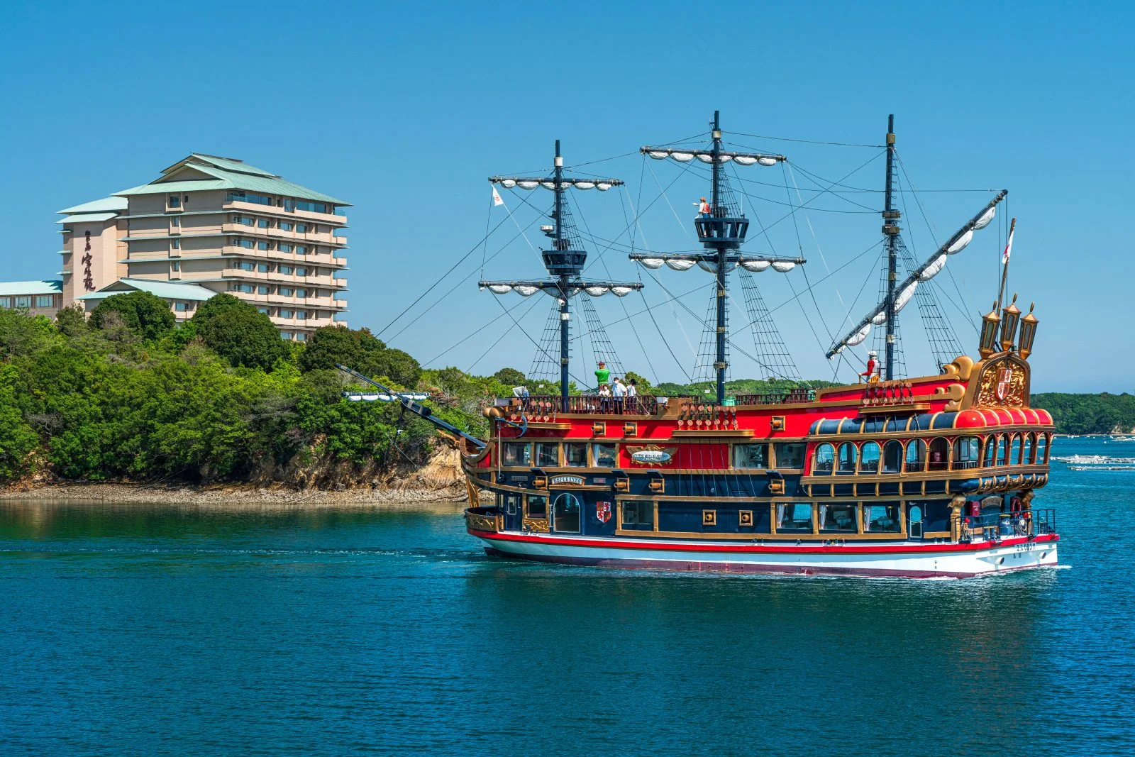 無料壁紙 エスペランサ出発進行！。PCとデスクトップ壁紙に最適な4K高画質の無料壁紙。三重県志摩市の賢島エスパーニャクルーズで撮影したフリー写真素材