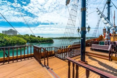 無料壁紙 エスペランサの展望エリア。PCとデスクトップ壁紙に最適な4K高画質の無料壁紙。三重県志摩市の賢島エスパーニャクルーズで撮影したフリー写真素材