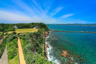 無料壁紙 的矢湾のオーシャンビュー。PCとデスクトップ壁紙に最適な4K高画質の無料壁紙。三重県志摩市の安乗埼灯台で撮影したフリー写真素材