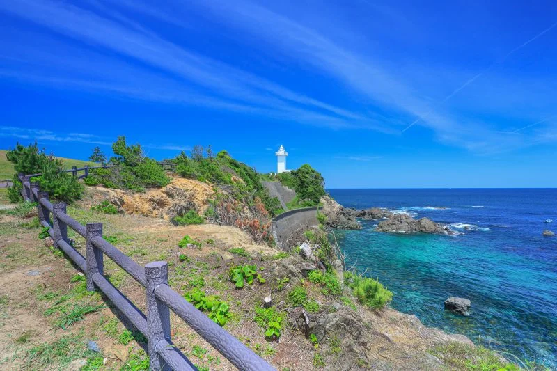 無料壁紙 安乗岬に建つ灯台。PCとデスクトップ壁紙に最適な4K高画質の無料壁紙。三重県志摩市の安乗埼灯台で撮影したフリー写真素材