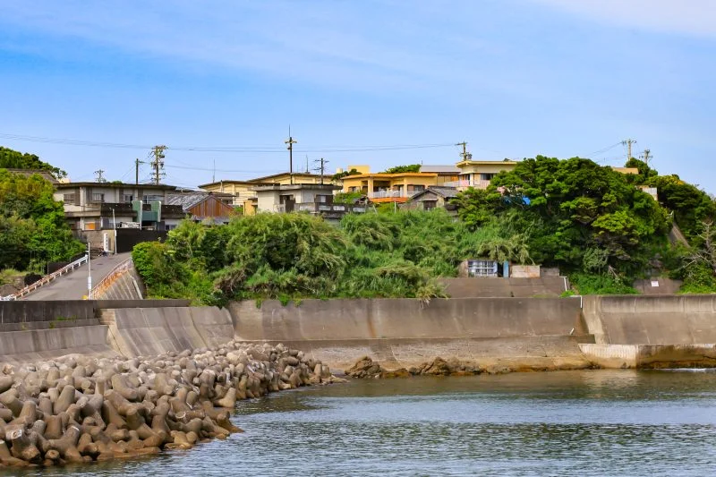 無料壁紙 安乗の町並み。PCとデスクトップ壁紙に最適な4K高画質の無料壁紙。三重県志摩市の安乗埼灯台で撮影したフリー写真素材