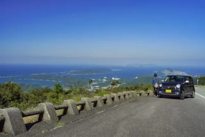 無料壁紙 鳥羽の海を天空から眺める。PCとデスクトップ壁紙に最適な4K高画質の無料壁紙。三重県伊勢市の伊勢志摩スカイラインで撮影したフリー写真素材