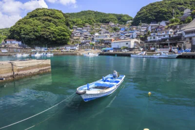 夏の美しい漁港（三重県熊野市・磯崎町）