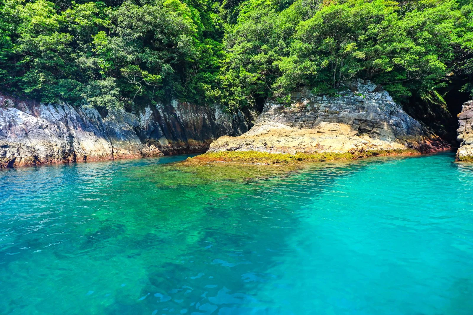 無料壁紙 蛇の口。PCとデスクトップ壁紙に最適な4K高画質の無料壁紙。三重県尾鷲市の九鬼町で撮影したフリー写真素材