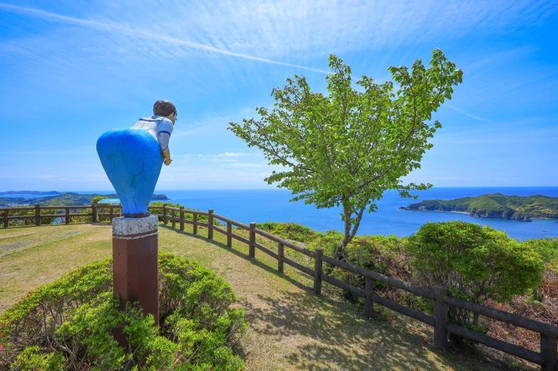 無料壁紙 プリケツモニュメントと太平洋。PCとデスクトップ壁紙に最適な4K高画質の無料壁紙。三重県南伊勢町の南海展望台で撮影したフリー写真素材
