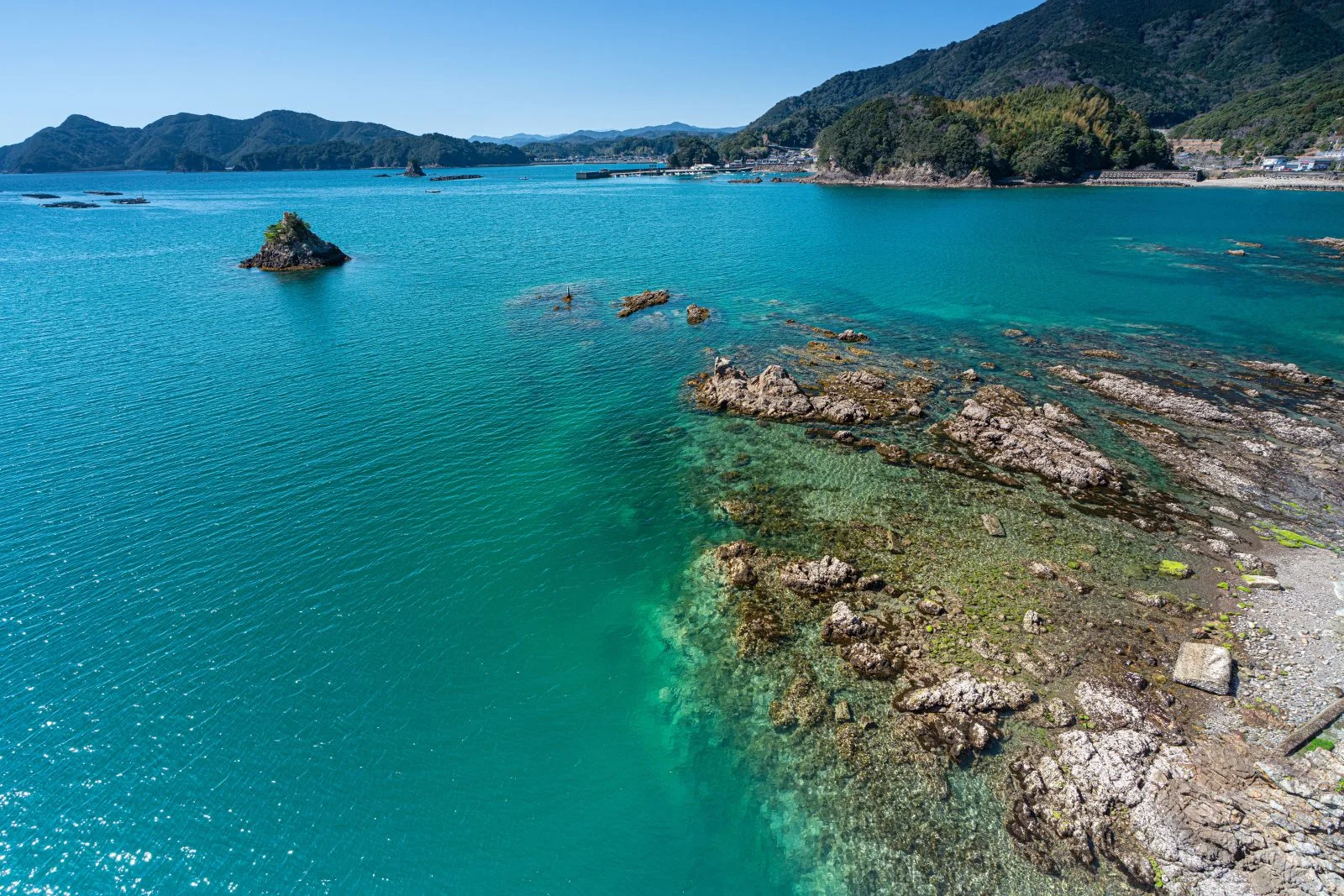 無料壁紙 南島大橋から眺める海景色。PCとデスクトップ壁紙に最適な4K高画質の無料壁紙。三重県南伊勢町の親子大橋で撮影したフリー写真素材