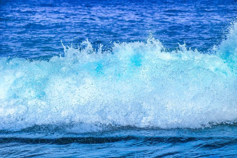 無料壁紙 東映の映画に出てきそうなシーン。PCとデスクトップ壁紙に最適な4K高画質の無料壁紙。三重県熊野市の七里御浜で撮影したフリー写真素材