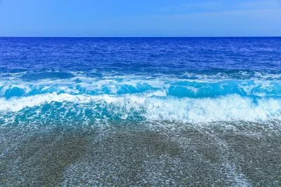 無料壁紙 ラムネブルー。PCとデスクトップ壁紙に最適な4K高画質の無料壁紙。三重県熊野市の七里御浜で撮影したフリー写真素材