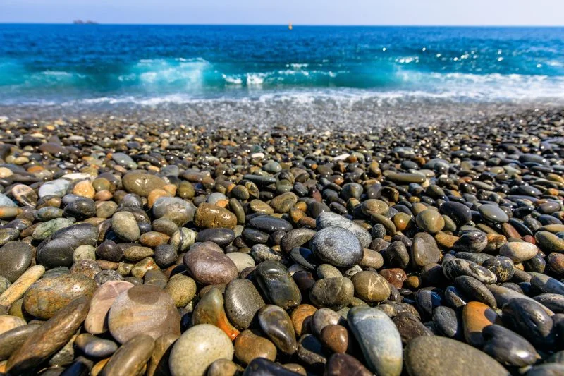 無料壁紙 御浜小石。PCとデスクトップ壁紙に最適な4K高画質の無料壁紙。三重県熊野市の七里御浜で撮影したフリー写真素材