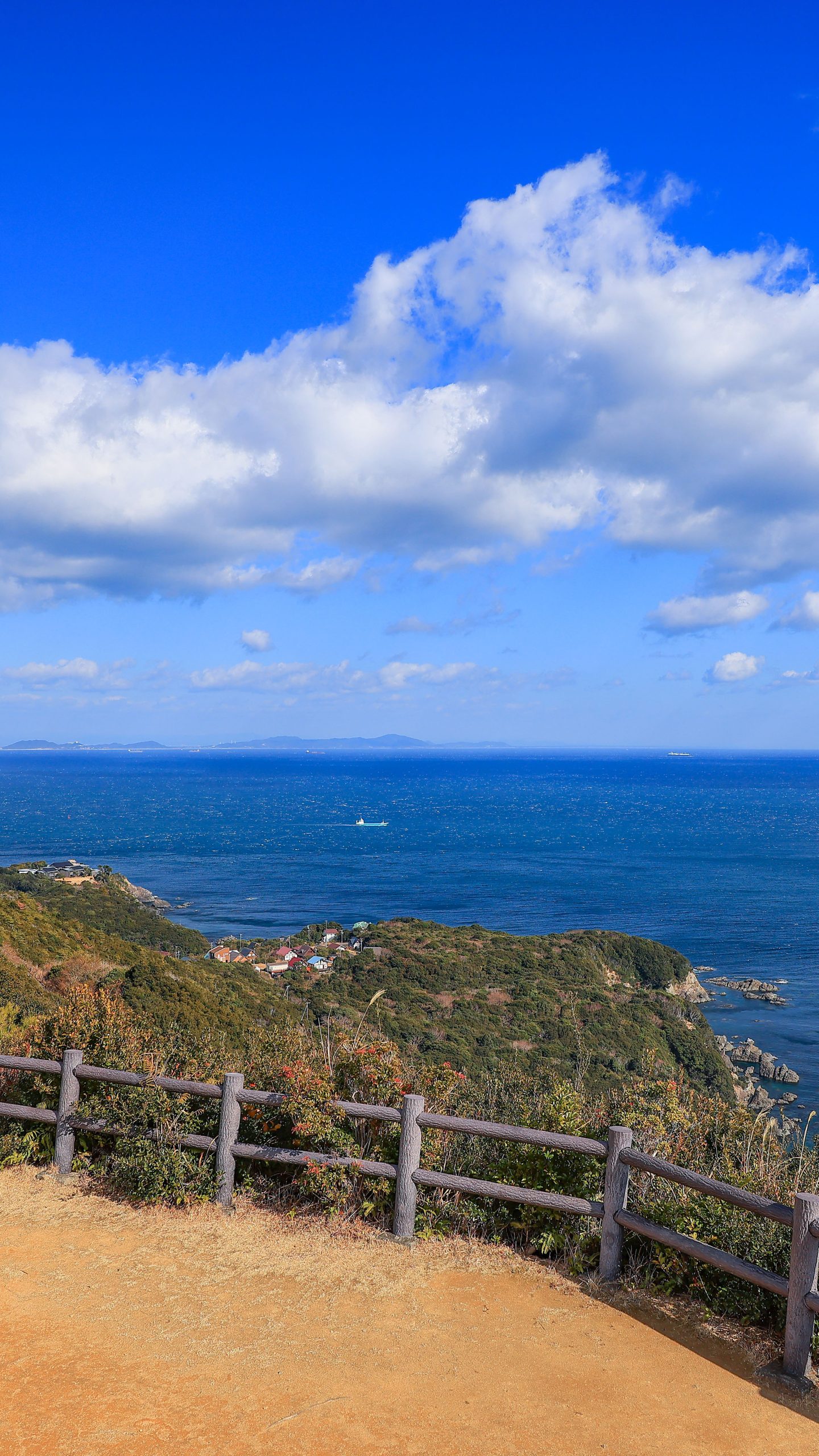 無料壁紙 箱田山園地から眺める海。PCとデスクトップ壁紙に最適な4K高画質の無料壁紙。三重県鳥羽市の鳥羽展望台で撮影したフリー写真素材