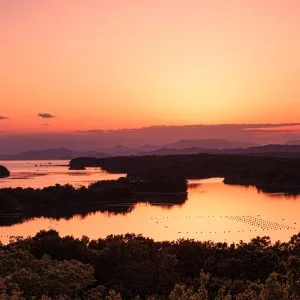 無料壁紙 春の夕焼け。PCとデスクトップ壁紙に最適な4K高画質の無料壁紙。三重県志摩市のともやま公園（桐垣展望台）で撮影したフリー写真素材