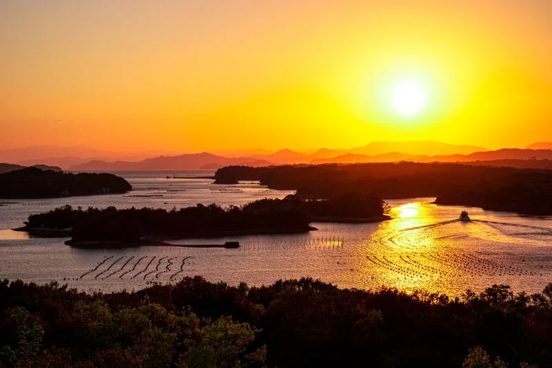 無料壁紙 ともやま公園からの夕焼け。PCとデスクトップ壁紙に最適な4K高画質の無料壁紙。三重県志摩市のともやま公園（桐垣展望台）で撮影したフリー写真素材