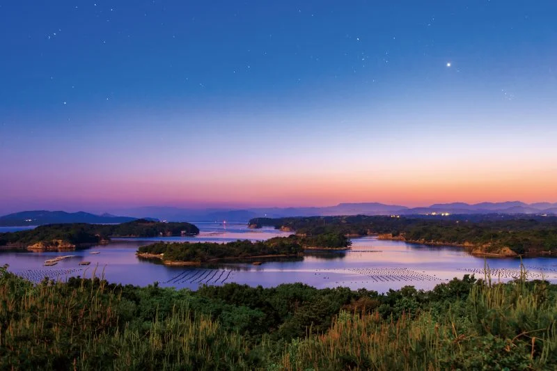 無料壁紙 ともやま公園の星空。PCとデスクトップ壁紙に最適な4K高画質の無料壁紙。三重県志摩市のともやま公園（桐垣展望台）で撮影したフリー写真素材