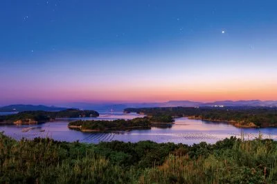 無料壁紙 ともやま公園の星空。PCとデスクトップ壁紙に最適な4K高画質の無料壁紙。三重県志摩市のともやま公園（桐垣展望台）で撮影したフリー写真素材