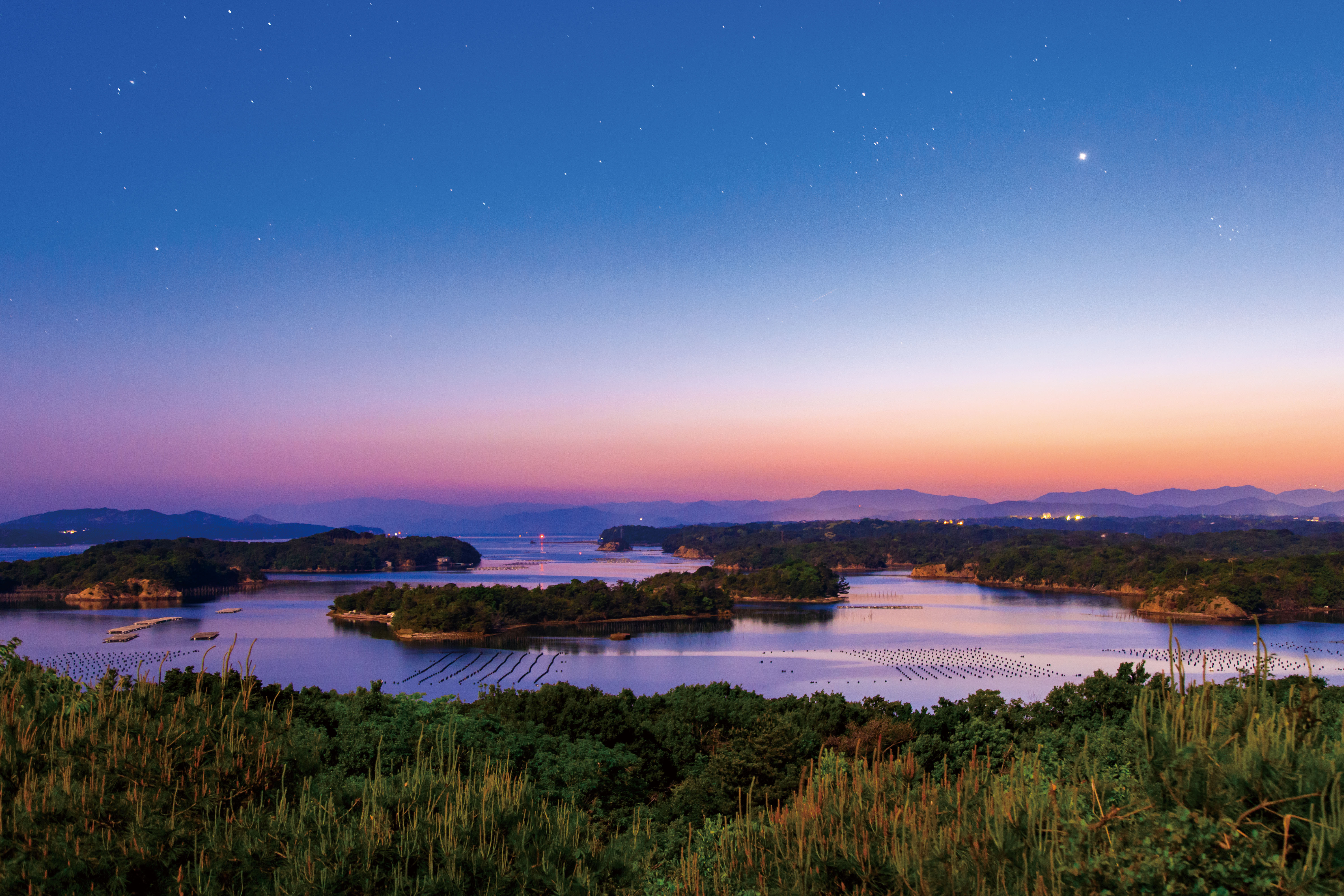 無料壁紙 ともやま公園の星空。PCとデスクトップ壁紙に最適な4K高画質の無料壁紙。三重県志摩市のともやま公園(桐垣展望台)で撮影したフリー写真素材