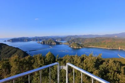 無料壁紙 たちばな展望台から眺める南伊勢の海。PCとデスクトップ壁紙に最適な4K高画質の無料壁紙。三重県南伊勢町の鵜倉園地で撮影したフリー写真素材