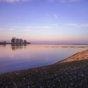 海の上の展望台のフリー写真素材