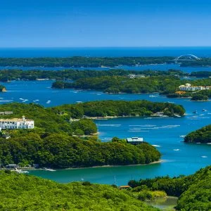 無料壁紙 新緑の英虞湾。PCとデスクトップ壁紙に最適な4K高画質の無料壁紙。三重県志摩市の横山展望台で撮影したフリー写真素材