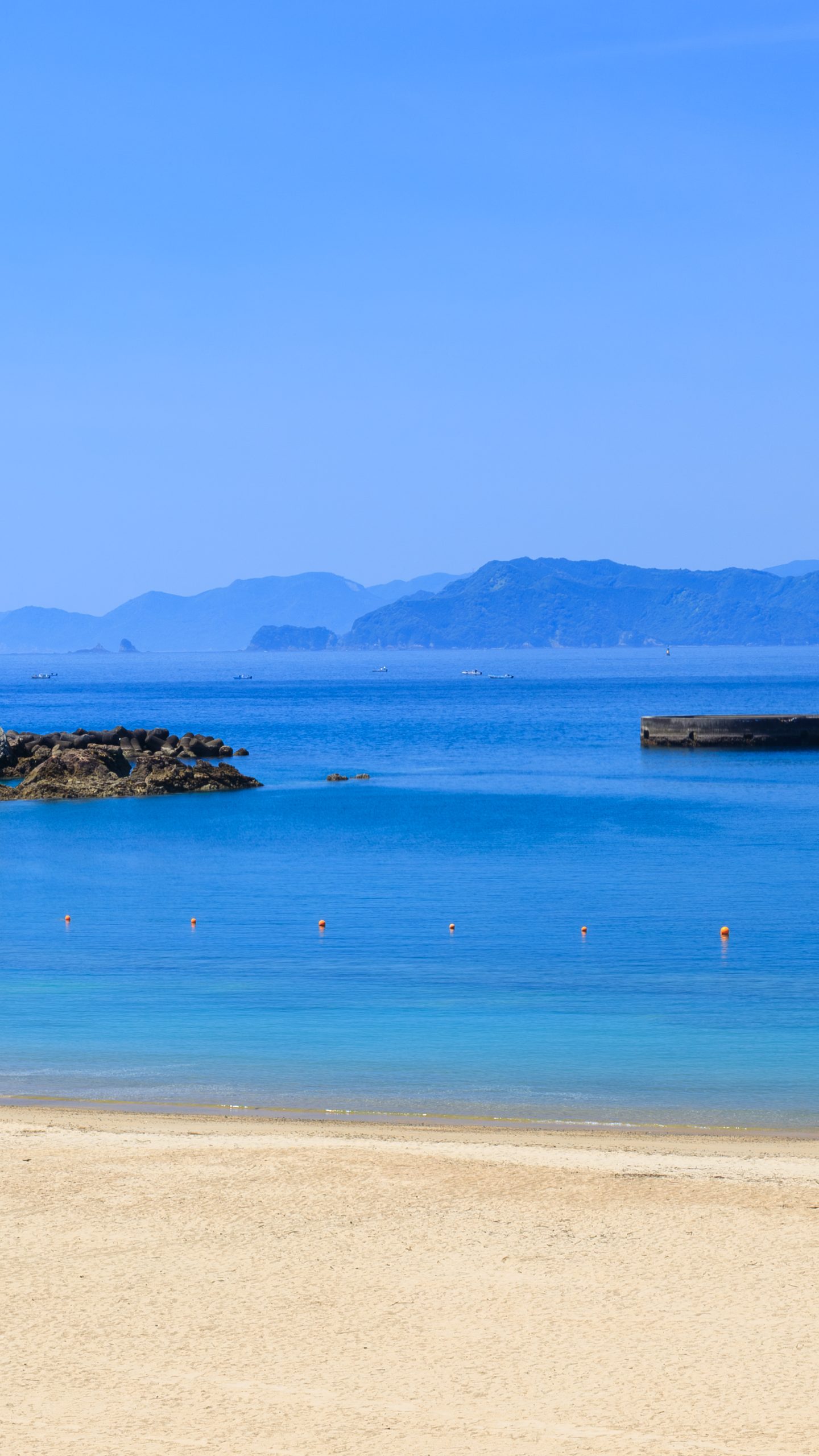 蒼く美しい城ノ浜ビーチ(三重県紀北町・城ノ浜プール&ビーチ)