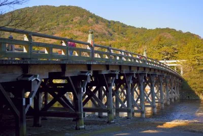 無料壁紙 宇治橋と紅葉。PCとデスクトップ壁紙に最適な4K高画質の無料壁紙。三重県伊勢市の伊勢神宮で撮影したフリー写真素材