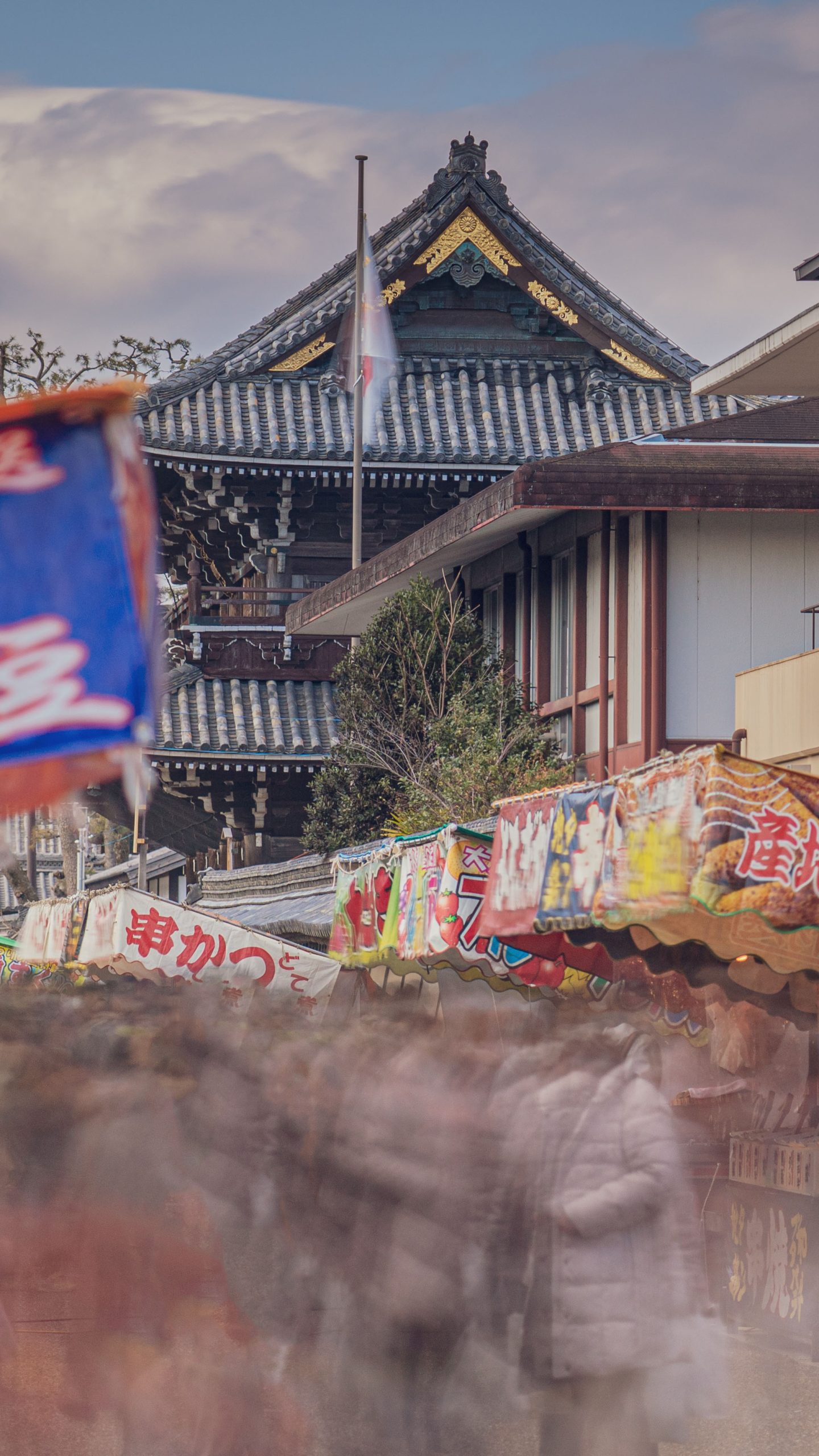 無料壁紙 お七夜の屋台。PCとデスクトップ壁紙に最適な4K高画質の無料壁紙。三重県津市の一身田で撮影したフリー写真素材