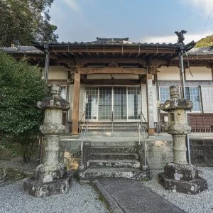 無料壁紙 真巌寺。PCとデスクトップ壁紙に最適な4K高画質の無料壁紙。三重県尾鷲市の九鬼町で撮影したフリー写真素材