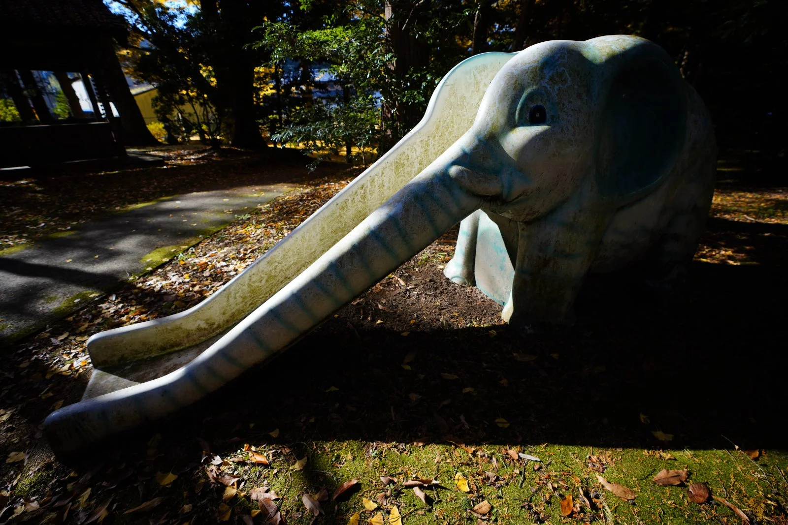 無料壁紙 お鼻が長いのよ。PCとデスクトップ壁紙に最適な4K高画質の無料壁紙。三重県名張市の積田神社で撮影したフリー写真素材