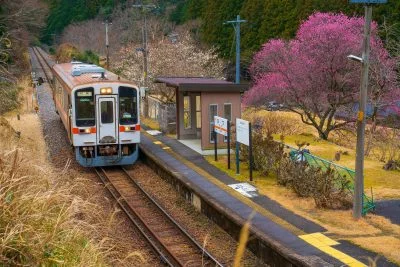 無料壁紙 冬の比津駅。PCとデスクトップ壁紙に最適な4K高画質の無料壁紙。三重県鉄道の名松線で撮影したフリー写真素材