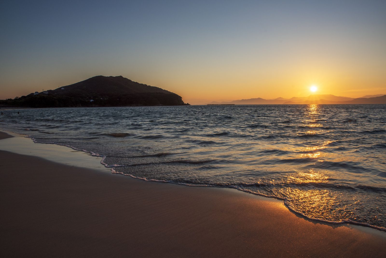 御座白浜海水浴場の写真「御座白浜の夕陽」