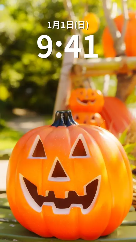 無料スマホ壁紙 大きくて立派なカボチャのおばけ。AndroidとiPhoneに対応した4K高画質の無料待ち受け画像。三重県津市のレッドヒルヒーサーの森で撮影したフリー写真素材